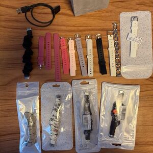Fitbit Luxe Charger + Assorted Bands